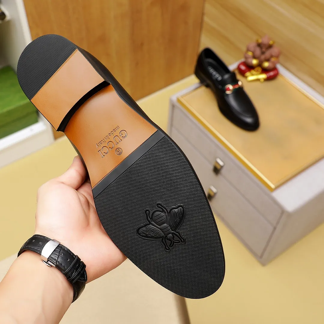 Men's men's shoes 💰400 🆘【GUCCI】Gucci ·🐑里· Hot-selling beanie shoes, top brand luxury, top quality, latest fashion beanie shoes.. The upper is made of original first-layer cowhide. (🐑leather·inner). The original stylish and stylish soft rubber wear-resistant and non-slip outsole is light and comfortable on the foot, available in black! Matching code: 39/45 (38.46. Can be customized)